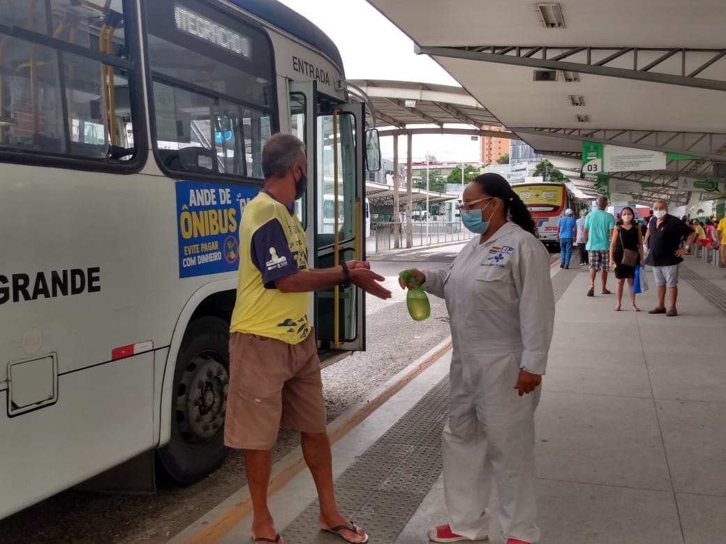 STTP reforça frota de ônibus em horários de pico e Operação Corredor Livre garante redução do tempo de viagem dos passageiros