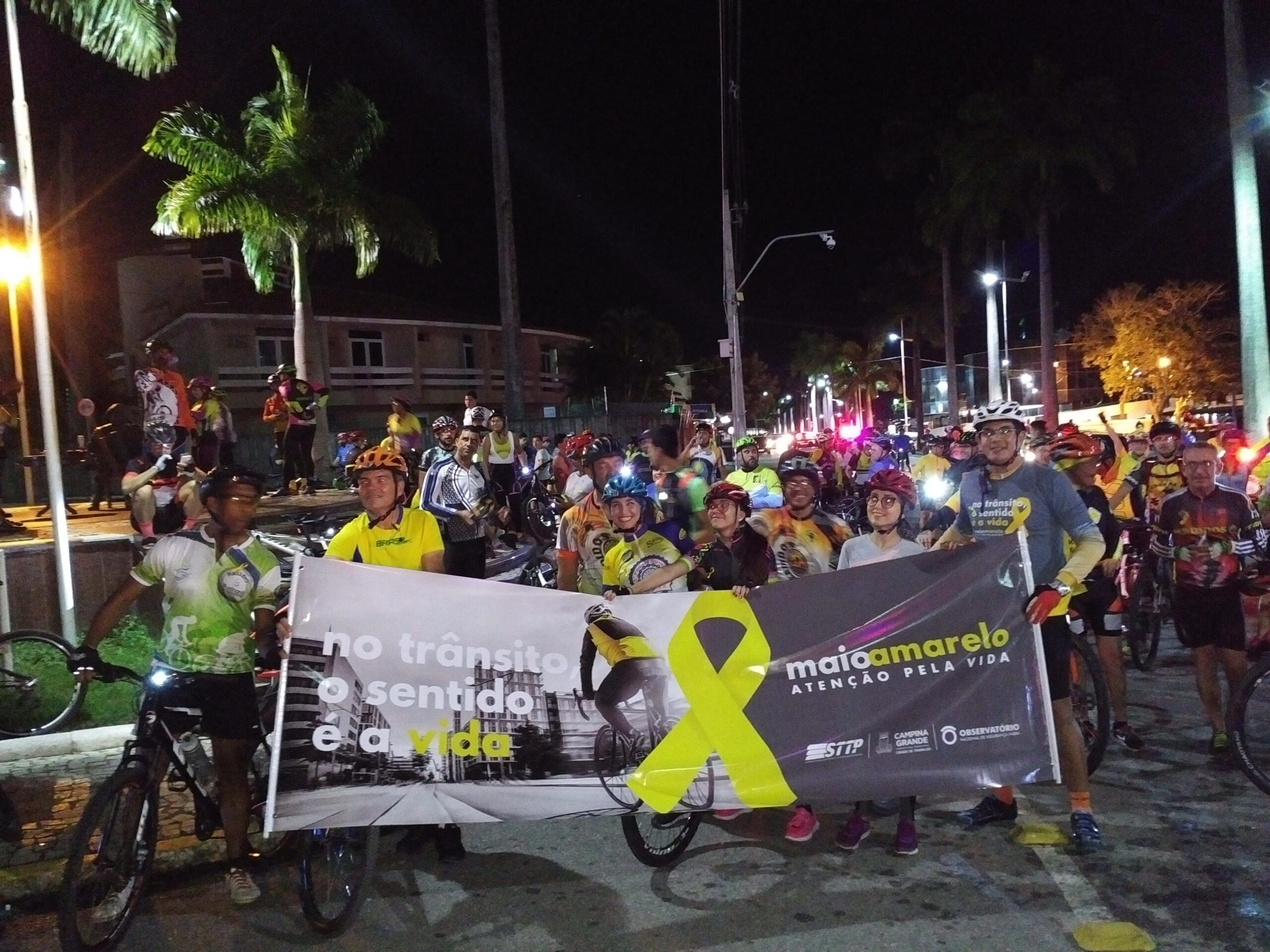 Pedal Noturno do Maio Amarelo reuniu mais de 400 ciclistas
